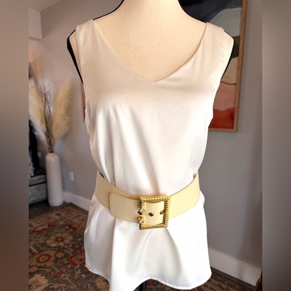 Escada Gold and Cream Belt - Picture 7 of 9